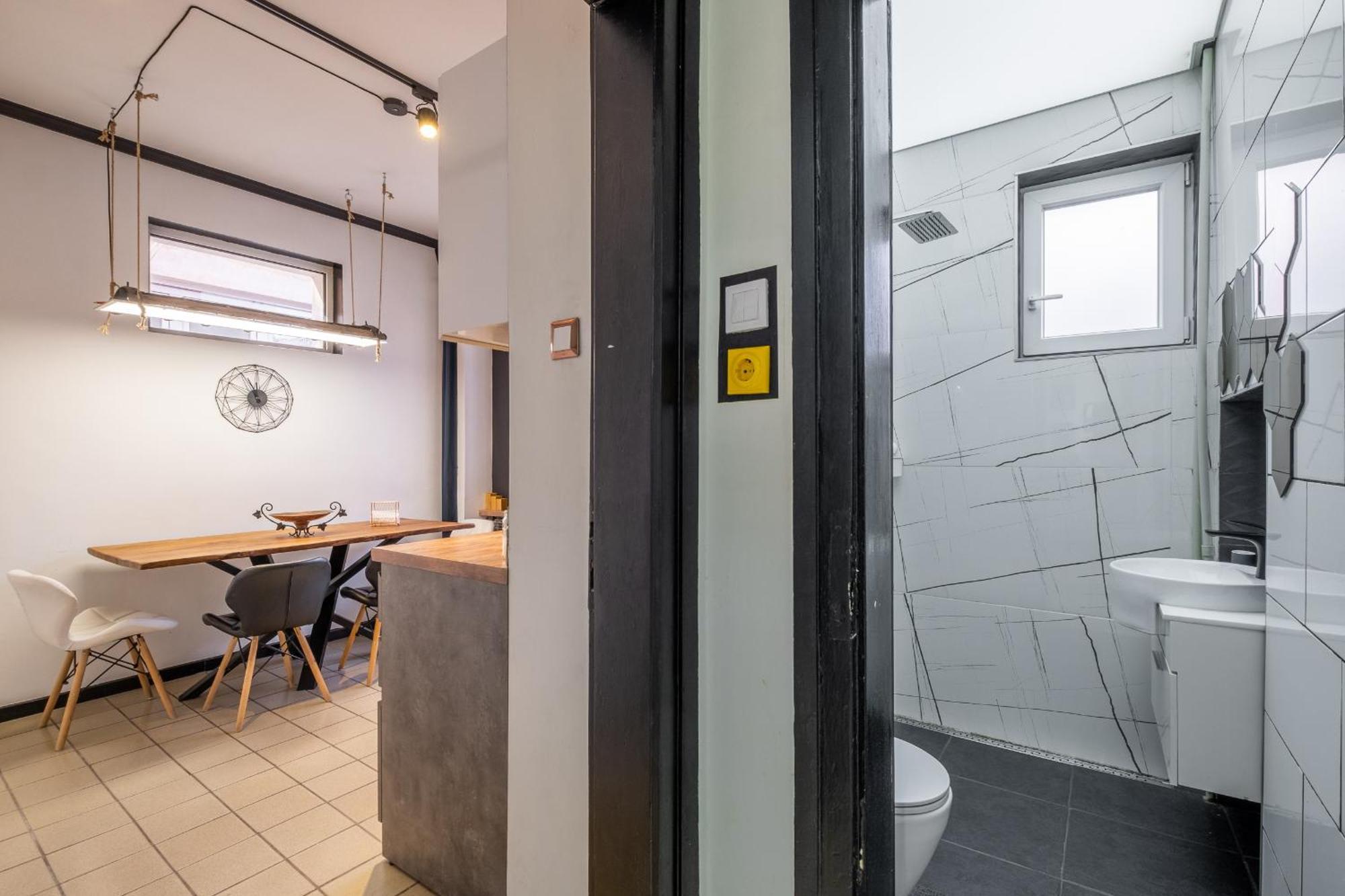 Modern , Spacious 2Br Apartment In Top Center Sofia Exterior photo